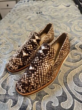 Free People Brown and White Patterned Slip-On Loafers size 38